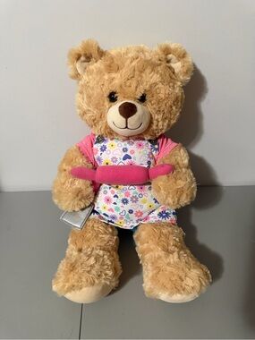 Build-A-Bear Workshop Happy Hugs Teddy With 2 Accessories 2017